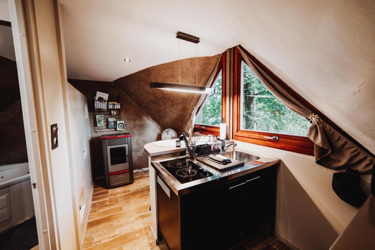 Chalet Tropical Avec Bain A Bulles - In The Woods Gesves Buitenkant foto