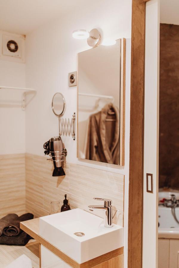 Chalet Tropical Avec Bain A Bulles - In The Woods Gesves Buitenkant foto